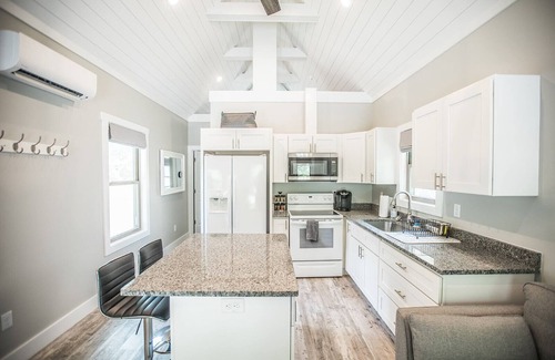 Mountain Home Casa | Coop's Coop: una cabaña de estudio recientemente renovada