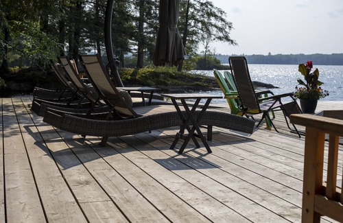 Muskoka Lakes Cabaña | Cooper Bay Lakeside Escape – 322ft frontage, quiet, stunning west views!
