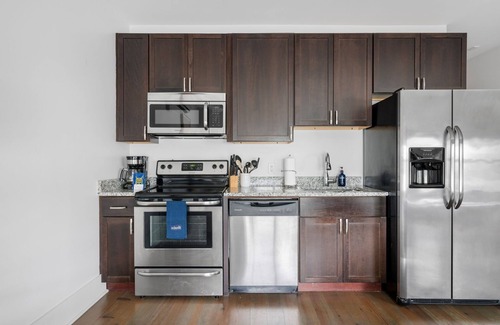 Downtown Charleston Apartamento | Cooper Suite: Great Restaurants | Historic King St