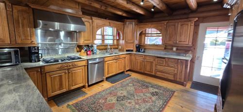 McHenry Casa | Coopers Run Five Bedroom Log Home with Hot Tub Pool Table and Views