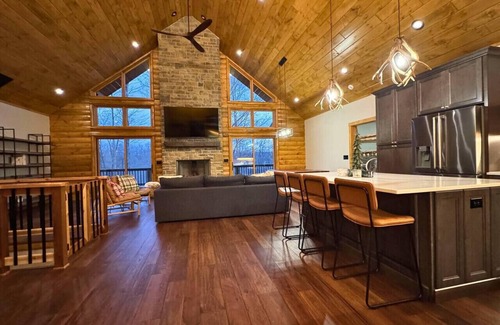 Gnaw Bone Cabina | Copper Cliff Cabin in Brown County