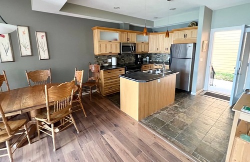 Scotch Creek Casa | Copper Island View Townhouse