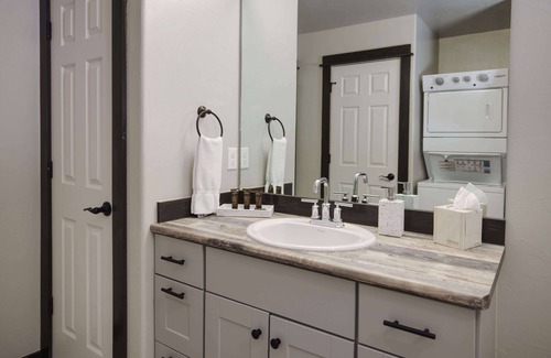 Butte Casa | Copper King Extended Stay Collection - Fully Furnished 2 bedroom duplex house