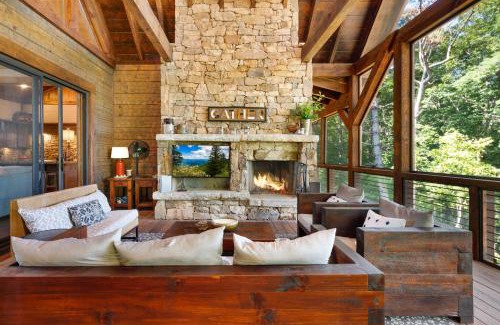 Epworth Casa | Copperline Lodge - Luxury Creekside Retreat - Creekside Views, Hot Tub, Game Room, Outdoor Fireplaces, Chef Kitchen, Fire Pit -