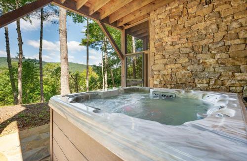 Epworth Casa | Copperline Lodge - Luxury Creekside Retreat - Creekside Views, Hot Tub, Game Room, Outdoor Fireplaces, Chef Kitchen, Fire Pit -