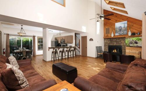 Chalet Village Villa | Coppertop View