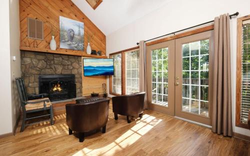 Chalet Village Villa | Coppertop View