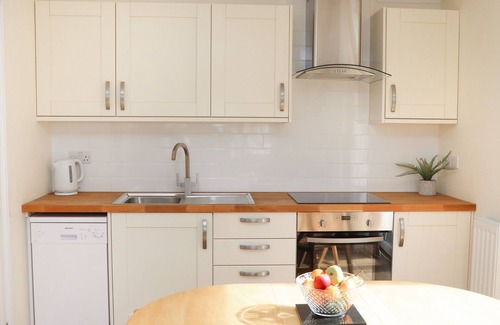 Lincoln Cabaña | COPSE VIEW, romantic, with a garden in Reepham, Lincolnshire