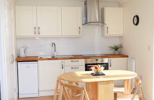 Lincoln Cabaña | COPSE VIEW, romantic, with a garden in Reepham, Lincolnshire