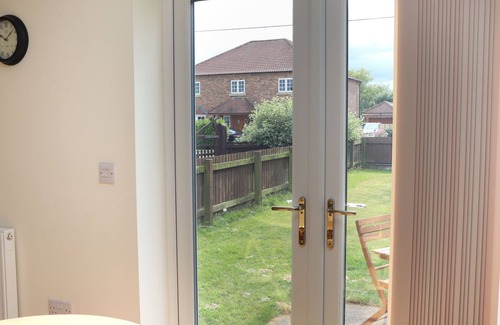 Lincoln Cabaña | COPSE VIEW, romantic, with a garden in Reepham, Lincolnshire