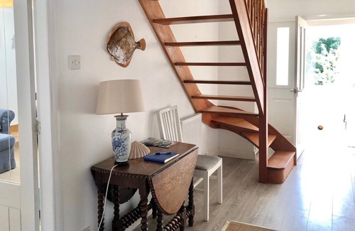 Balvicar Casa | Coquet Lodge, - a rural that sleeps 8 guests in 4 bedrooms