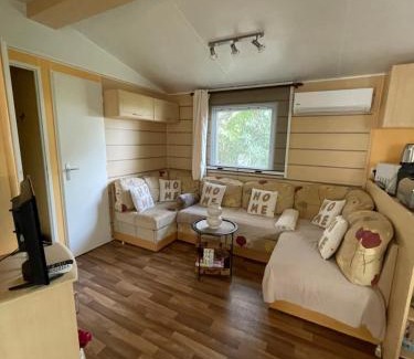 Puget-sur-Argens Otro | Coquet mobilehome 8 places