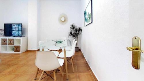Zahara de los Atunes Apartamento | Coqueto y práctico apartamento en pueblo de Zahara