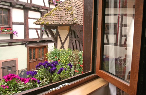 Eguisheim Cabaña | Coqueta casa de madera del siglo 17 renovado