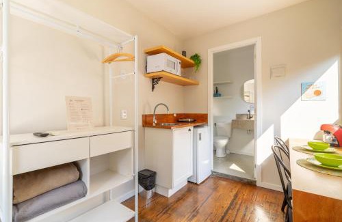 Lagoa da Conceicao Apartamento | Coração da Lagoa da Conceição-Cozinha Completa-AC