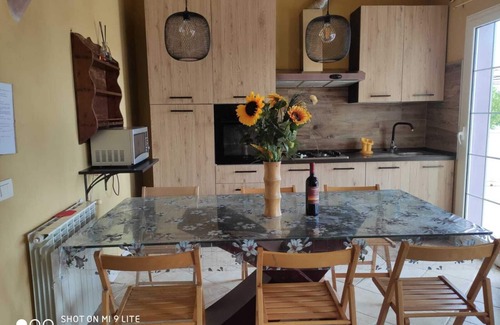 Pian di Rocca Apartamento | Coral apartment in a private villa