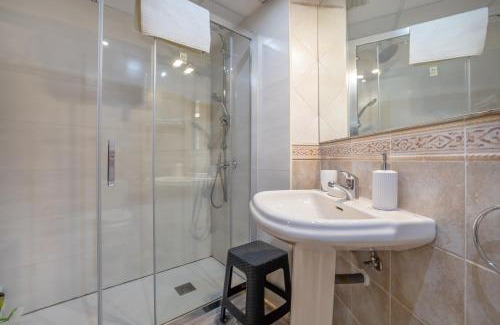 Cercadilla-Medina Azahara Apartamento | Coral & Apartment & Parking