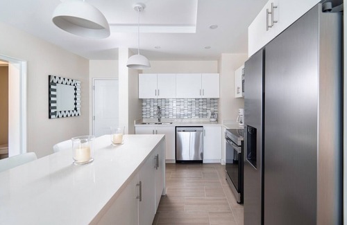 Little Battaleys Condominio | Coral Beach by Blue Sky Luxury