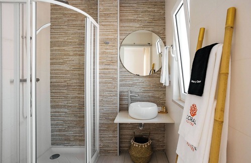 Areias de Sao Joao Casa | Coral Botique Suites