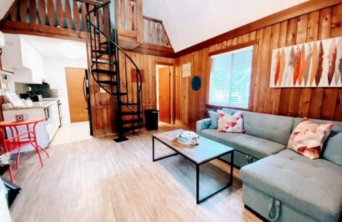 Vacation Village Casa | Coral Cottage-Pvt lake & pool access Near theme parks w/porch
