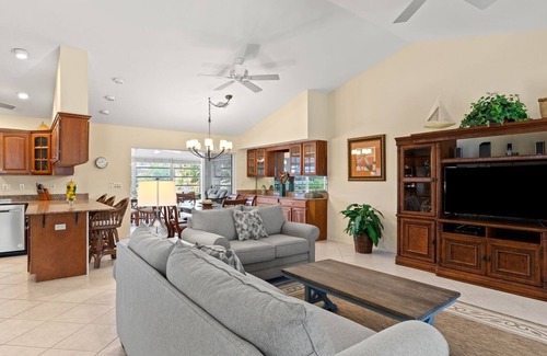 Coury Casa | Coral Cottage at Key Colony Beach ~ Charming home with private pool!