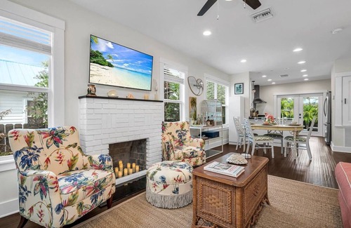 Flamingo Parks Casa | Coral Cove Hideaway | Guest House & Heated Pool!