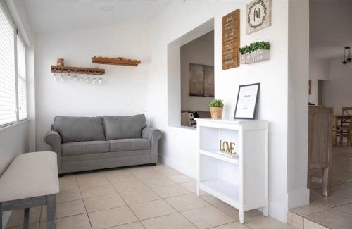 Flagami Casa | Coral Gables Home with POOL Near Airport. King beds