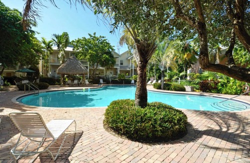 Key West Villa | Coral Garden by Avantstay Great Location w/ Balcony & Shared Pool