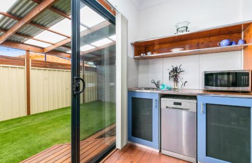 Aldinga Beach Casa | Coral Haven - Aldinga Beach - C21 SouthCoast Holidays