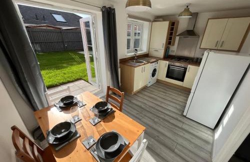 Thornaby On Tees Casa | Coral House by Blue Skies Stays