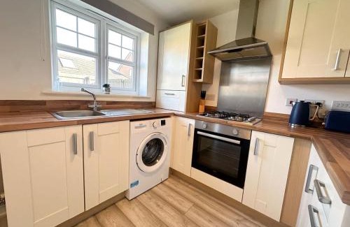 Thornaby On Tees Casa | Coral House by Blue Skies Stays