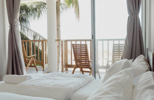 Thulusdhoo Island Hotel | Coral Inn