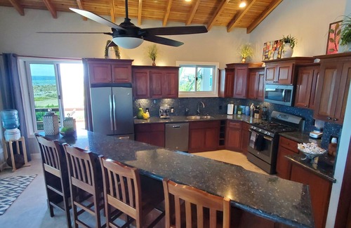 Isla de Utila Casa | Coral Ridge House Main Floor - 1 Bedroom / 1 Bathroom - Spectacular Oceanfront