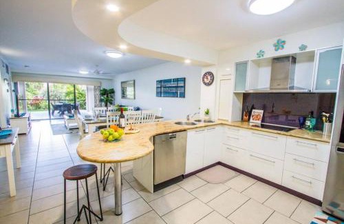 Agnes Water Apartamento | Coral Sands - Modern, Central Three-Bedroom Poolside Unit in Stunning Agnes Water