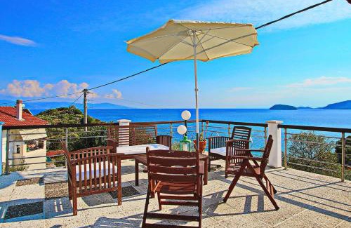 Palaio Tsifliki Villa | Coral Suite