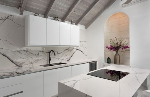 Lazaretto Apartamento | Coralita No.4, Oceanfront Apartment Near Sandy Lane