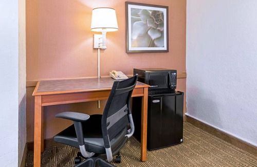 North San Antonio - SAT Hotel | Coratel Inn and Suites By Jasper Wonderland