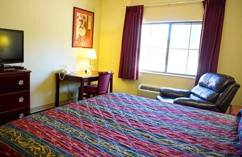 College Hill Hotel | Coratel Inn and Suites by Jasper Wesley