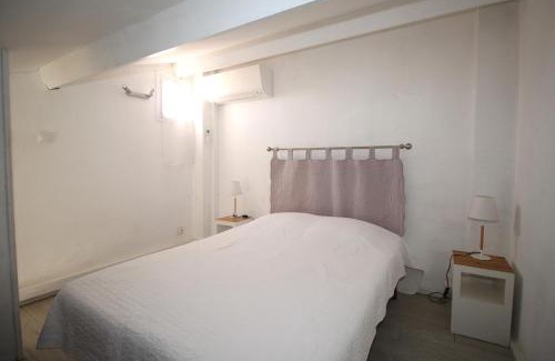 Les Arenes Casa | CORAUX - Maisonnette 4 pers avec piscine et parking