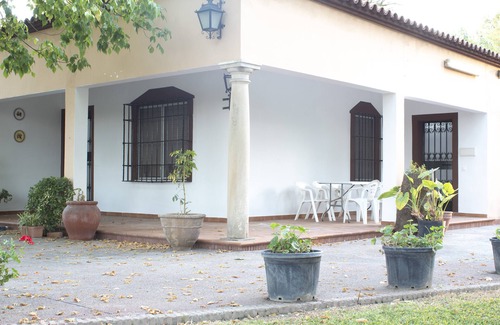 Córdoba Villa | Villa Córdoba casa 200m2, gran jardín, tenis y piscina.