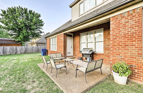 Cordova Cabaña | Cordova Home w/ Pool Table, 17 Mi to Memphis Zoo!