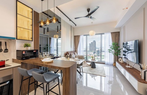 Imbi Condominio | #Core Residence TRX 2BR #4Pax #2Gbps Wifi #Netflix #Hotel Feel #Bukit Bintang