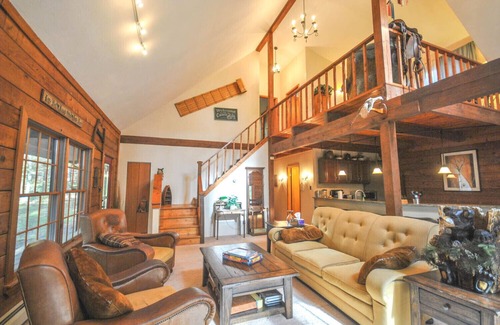 Ohiopyle Cabina | Corey Cabin - MINUTOS DE OHIOPYLE
