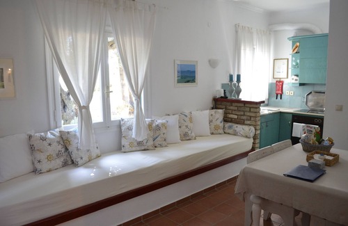Kontokali Cabaña | Corfu Beach Cottage - Durrells Dressing Rooms