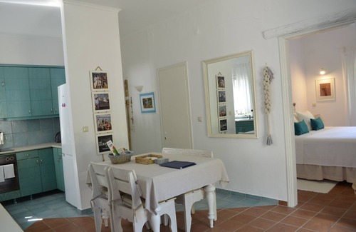 Kontokali Cabaña | Corfu Beach Cottage - Durrells Dressing Rooms