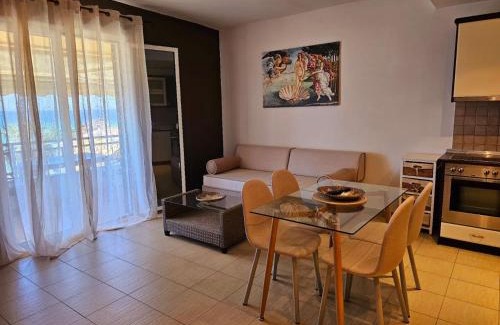 Parelia Apartamento | Corfu Glyfada Menigos Resort 23