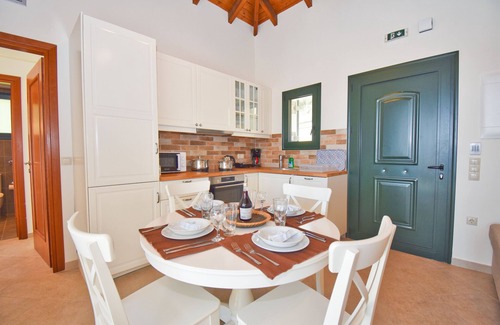 Kefalari Villa | Bonita casa de vacaciones barata con piscina pequeña y vistas al mar incl. TV satelital y WiFi