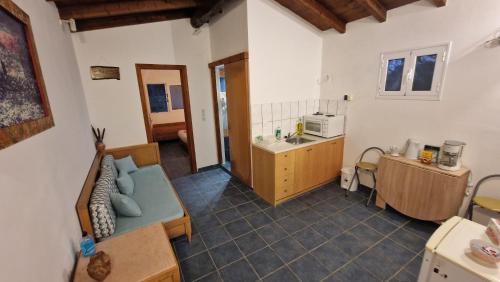 Agios Matthaios Casa | Corfu sea front apartment, The nest
