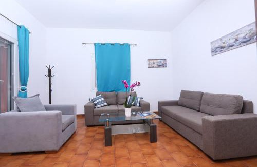 Gouvia Apartamento | Corfu Seaside Cottage - Private Garden Retreat