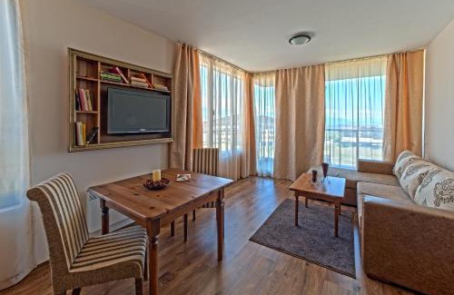 Razlog Apartamento | Cornelia Deluxe Residence